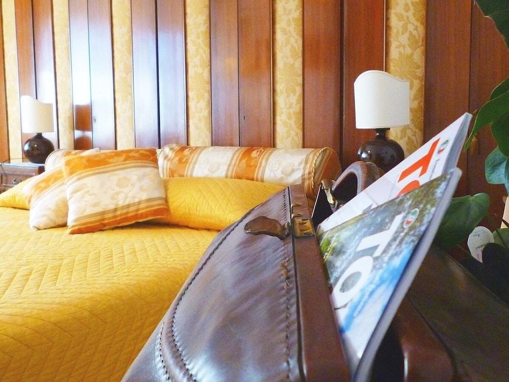 Hotel Romulus Rex Zewnętrze zdjęcie