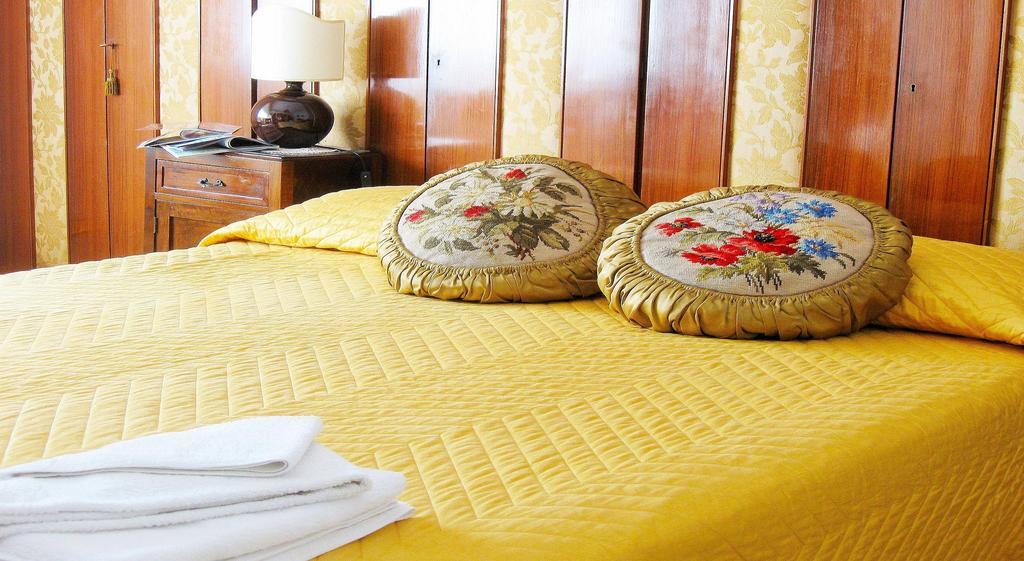 Hotel Romulus Rex Zewnętrze zdjęcie
