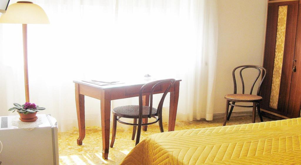 Hotel Romulus Rex Zewnętrze zdjęcie