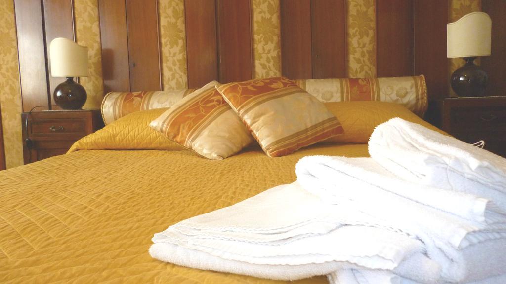 Hotel Romulus Rex Zewnętrze zdjęcie